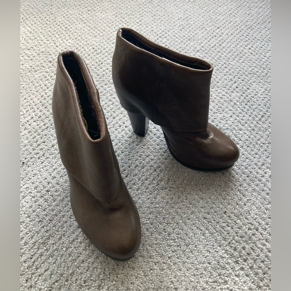 Ash Brown Heeled Leather Ankle Boots